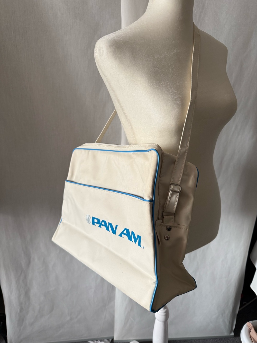 Pan Am White Vintage Shoulder Bag with Blue Trim